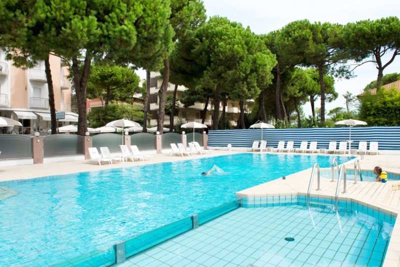 Hotel 3 stelle con piscina Pinarella di Cervia
